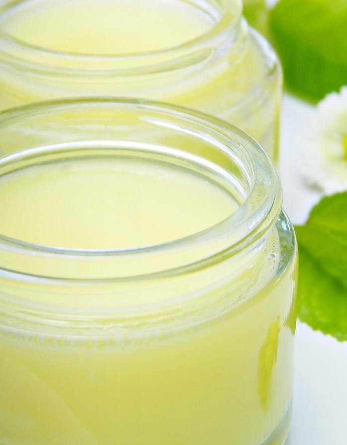 This image has an empty alt attribute; its file name is cream-4967127_1280.jpg